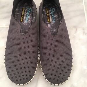 Skechers Memory Foam gray vented slide-ons